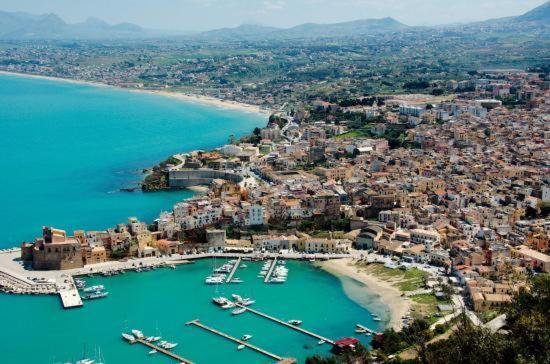 Case Vacanze Nonna Nick كاستيلاّماري ديل غو المظهر الخارجي الصورة